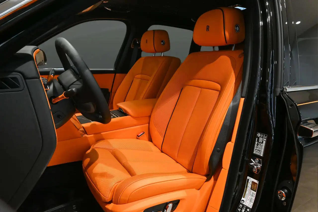 Rolls-Royce Cullinan photo Rolls-Royce Cullinan
