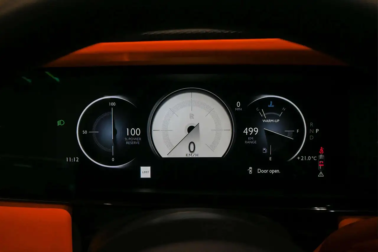 Rolls-Royce Cullinan photo Rolls-Royce Cullinan