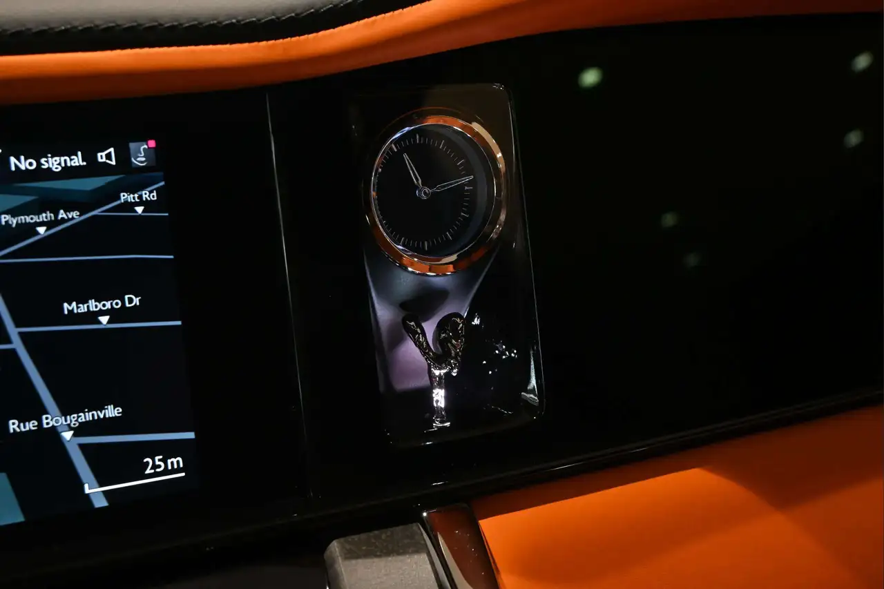 Rolls-Royce Cullinan photo Rolls-Royce Cullinan