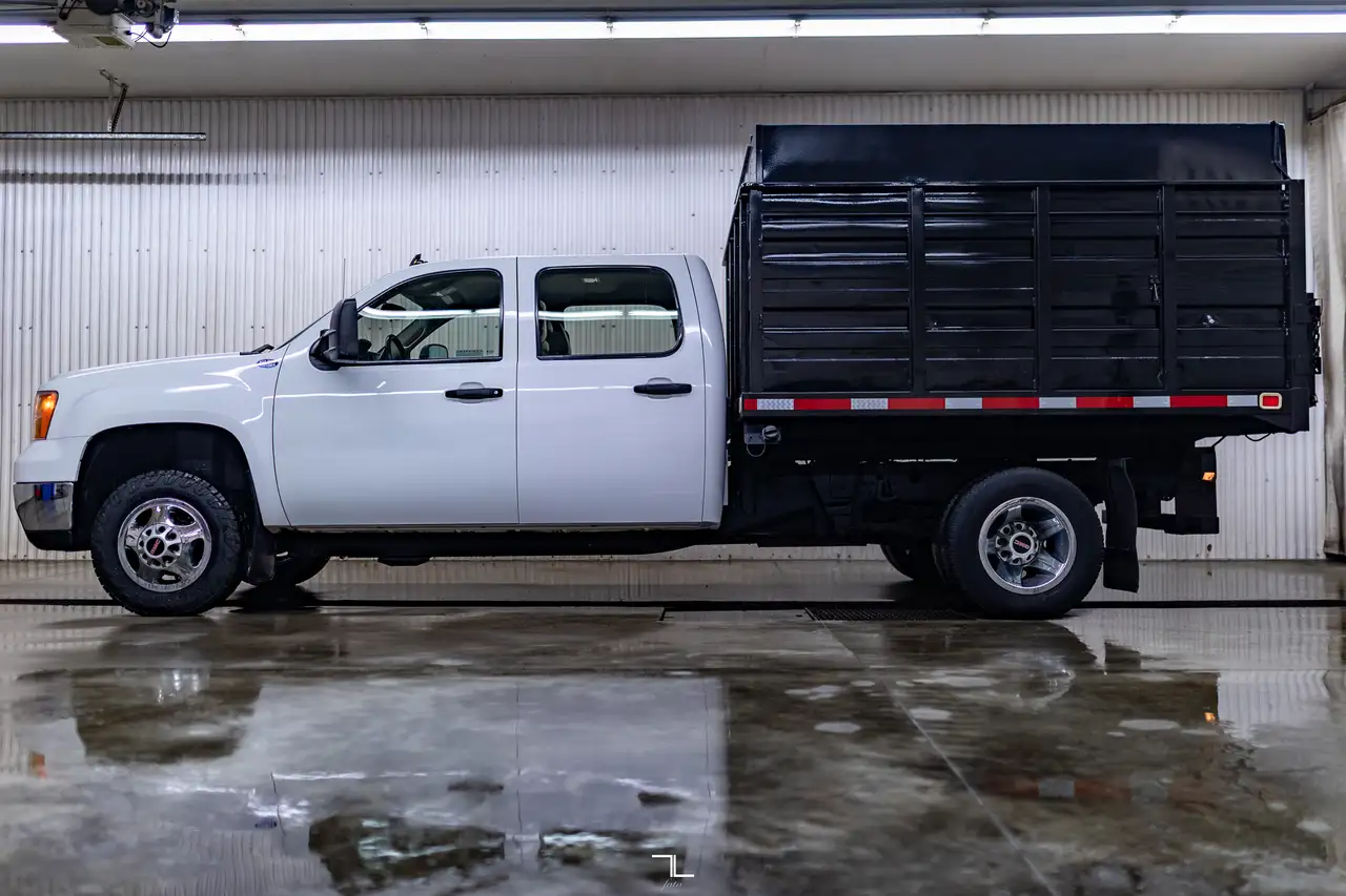 GMC Sierra 3500HD снимка GMC Sierra 3500HD