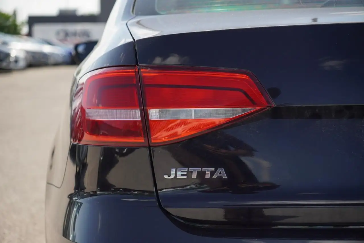 Volkswagen Jetta photo Volkswagen Jetta