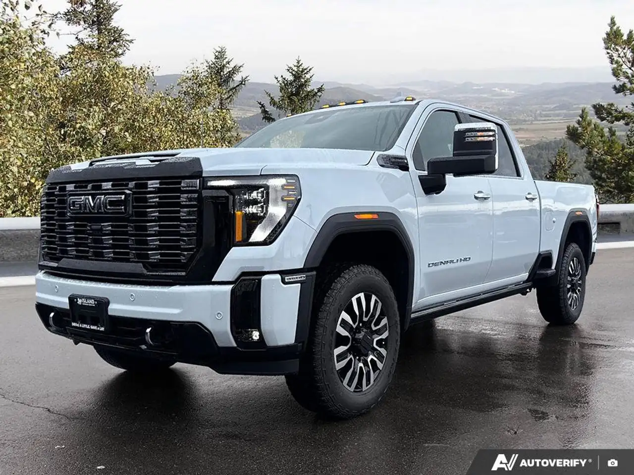 GMC Sierra 3500HD снимка GMC Sierra 3500HD