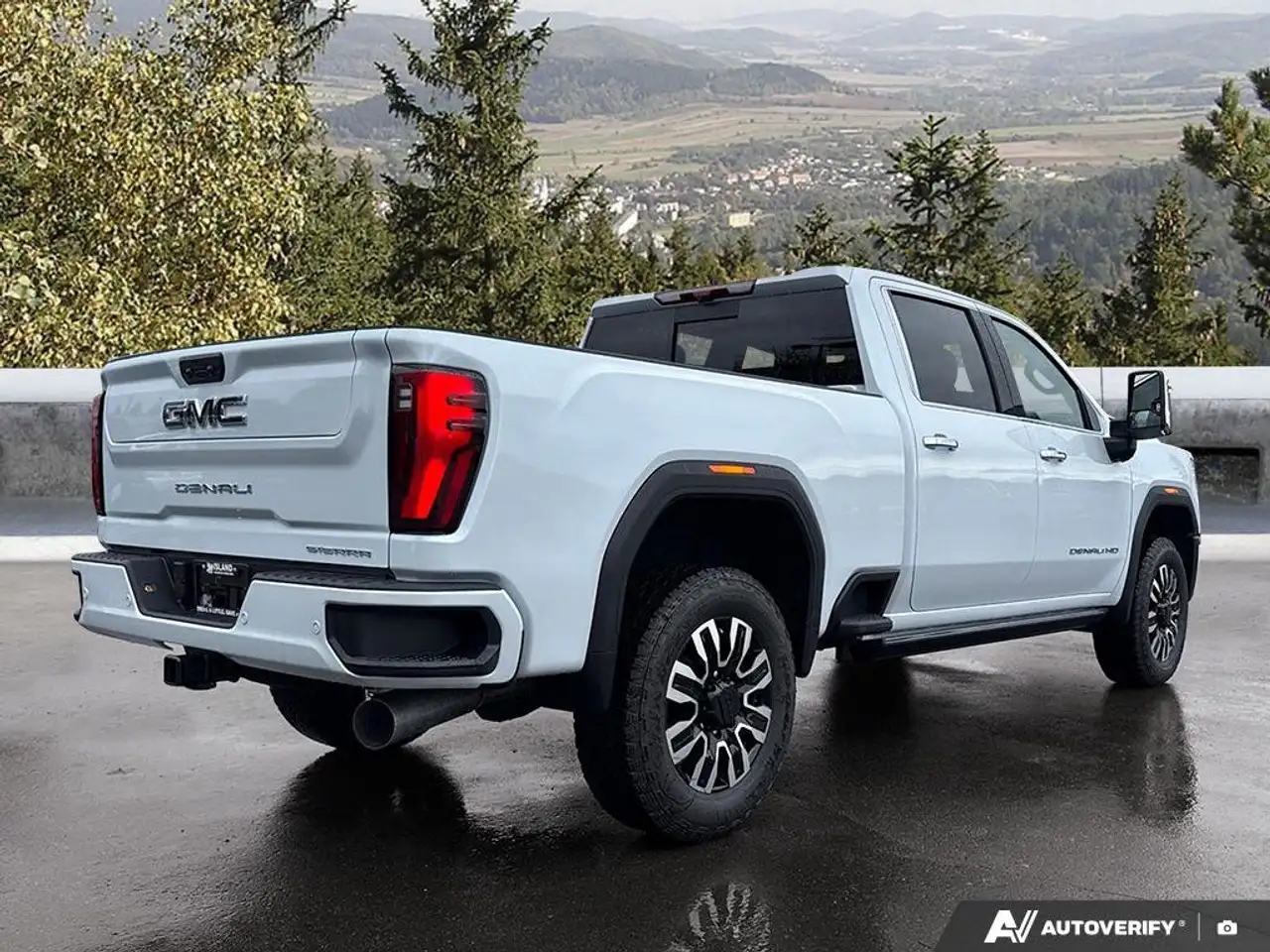 GMC Sierra 3500HD снимка GMC Sierra 3500HD