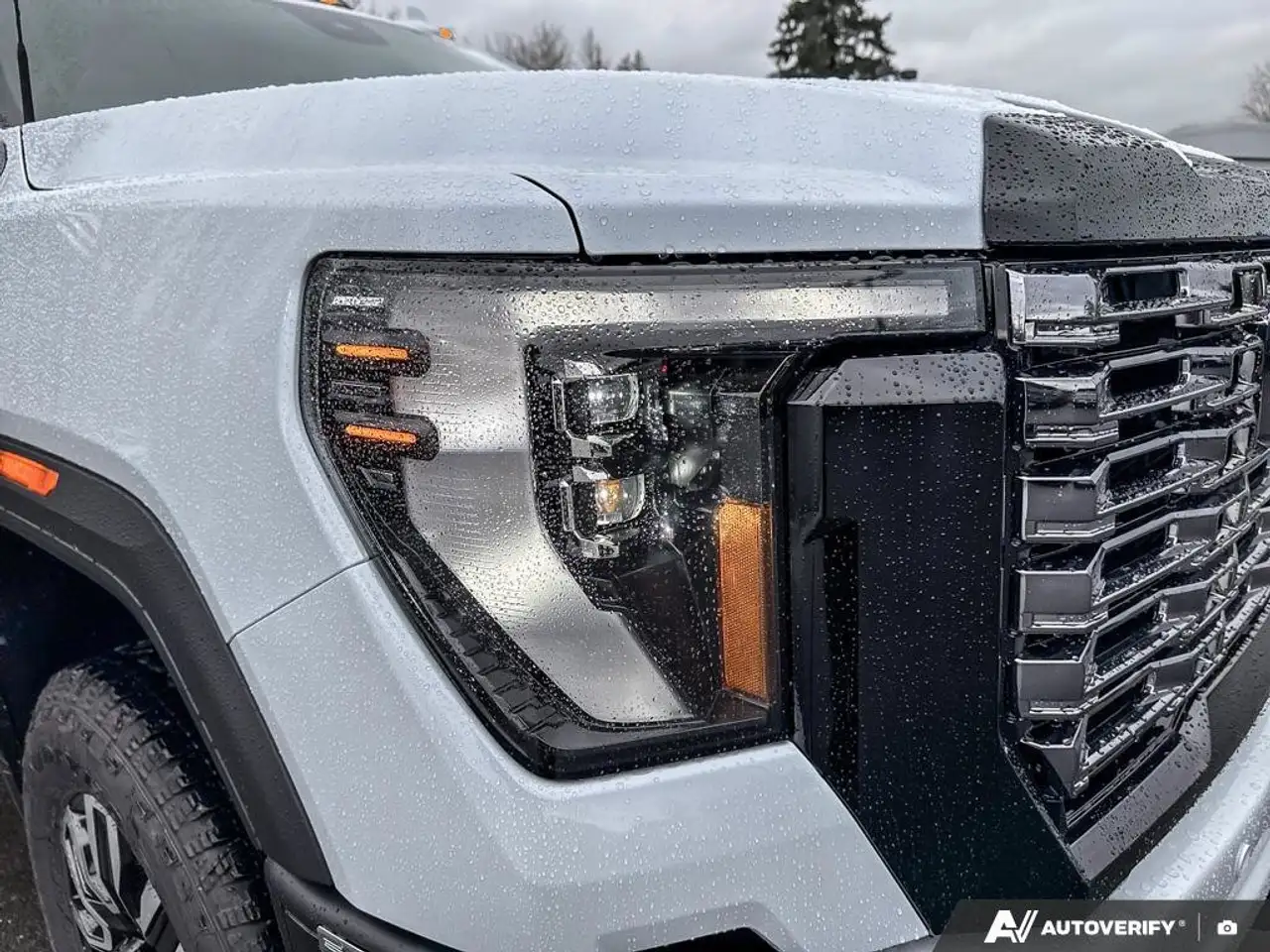 GMC Sierra 3500HD снимка GMC Sierra 3500HD