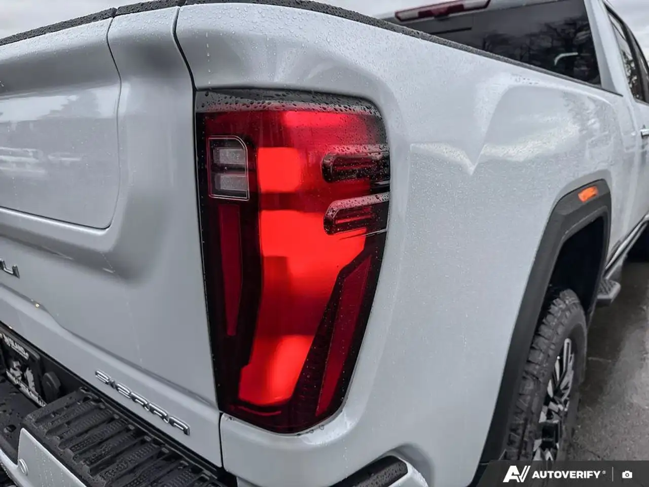 GMC Sierra 3500HD снимка GMC Sierra 3500HD