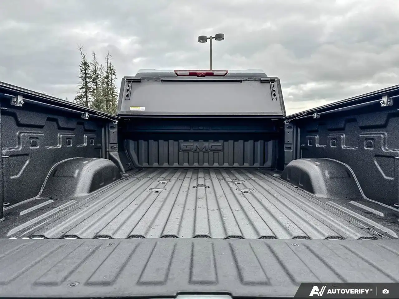 GMC Sierra 3500HD снимка GMC Sierra 3500HD