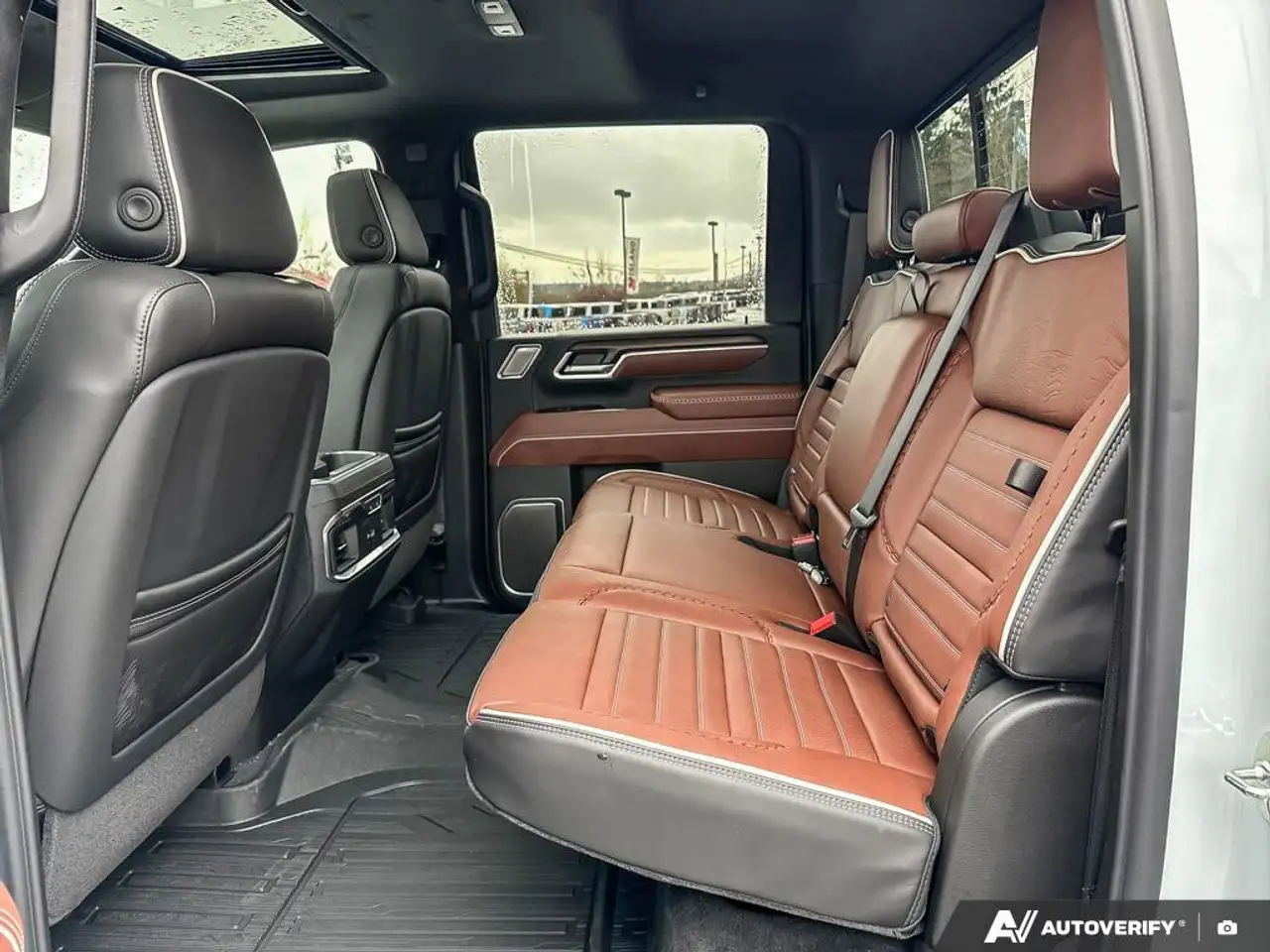 GMC Sierra 3500HD снимка GMC Sierra 3500HD