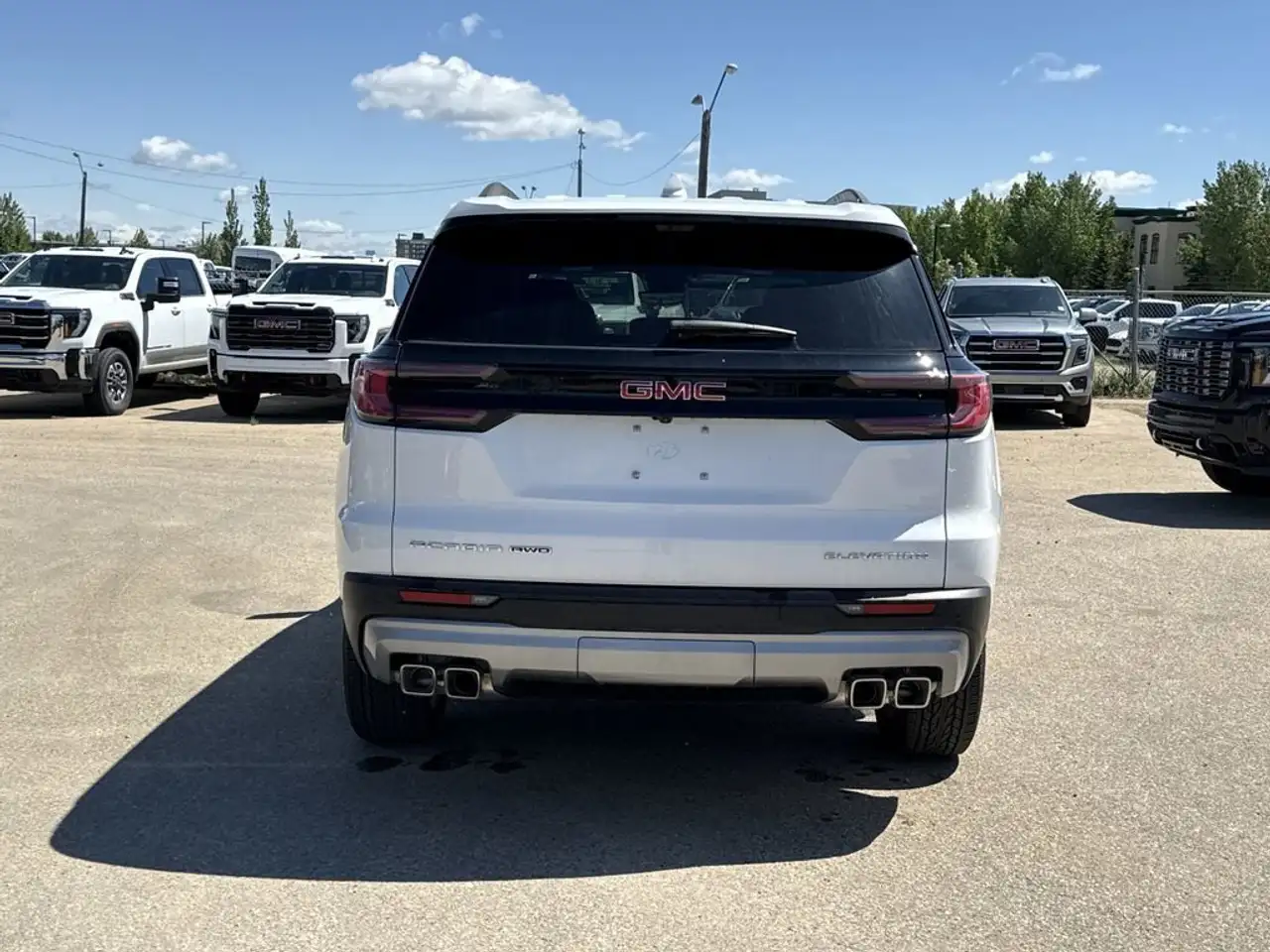 GMC Acadia снимка GMC Acadia