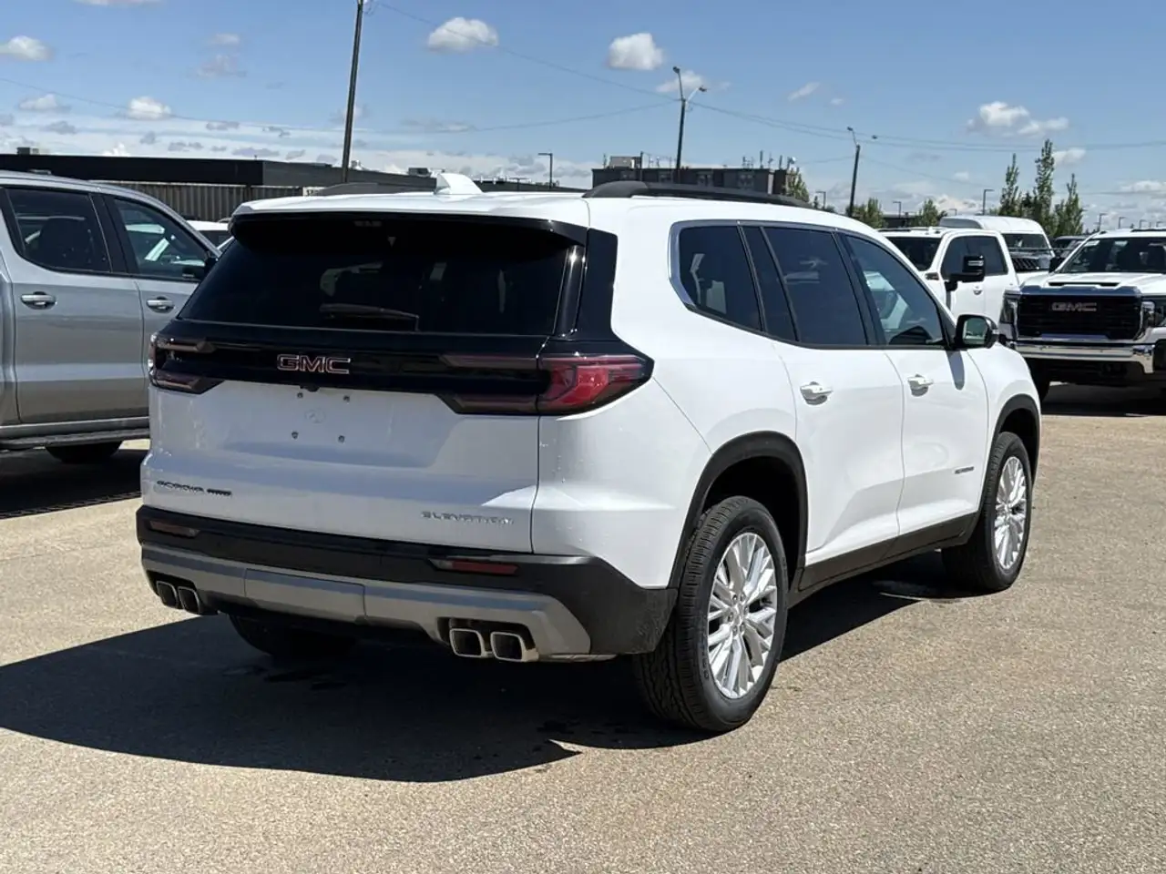 GMC Acadia снимка GMC Acadia