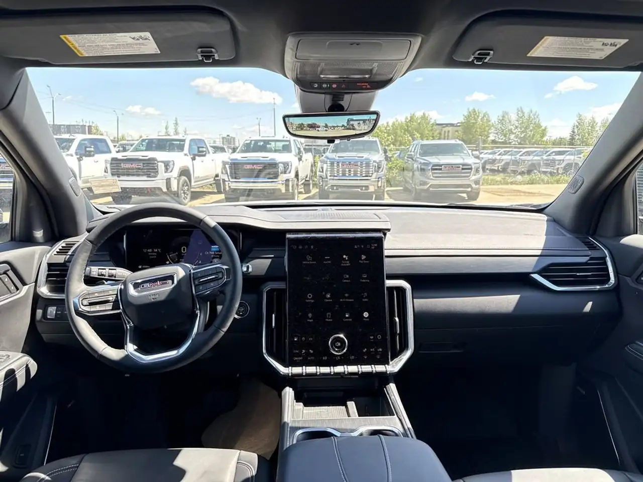 GMC Acadia снимка GMC Acadia