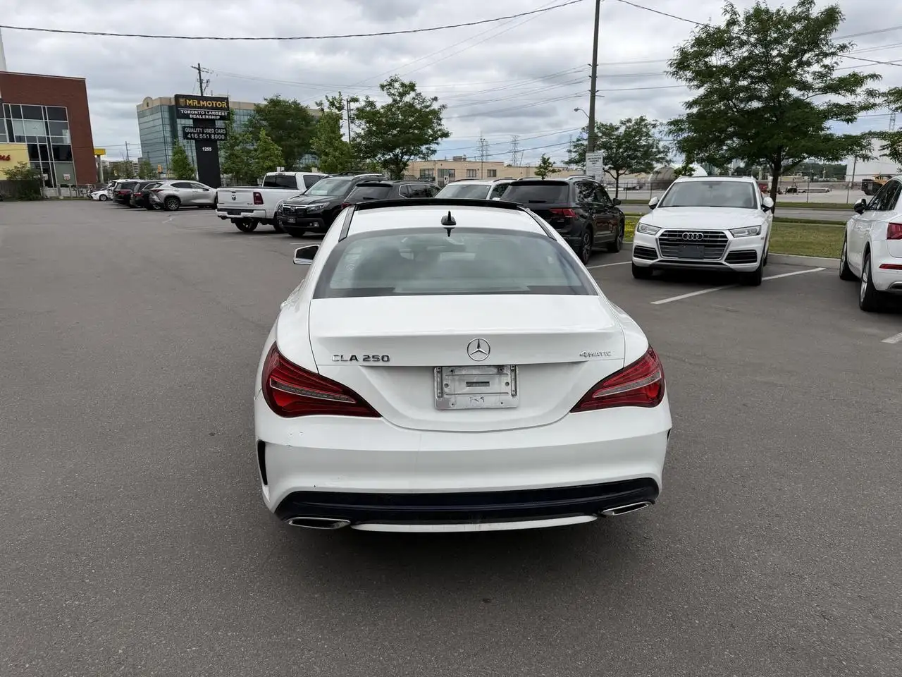 Mercedes-Benz CLA снимка Mercedes-Benz CLA