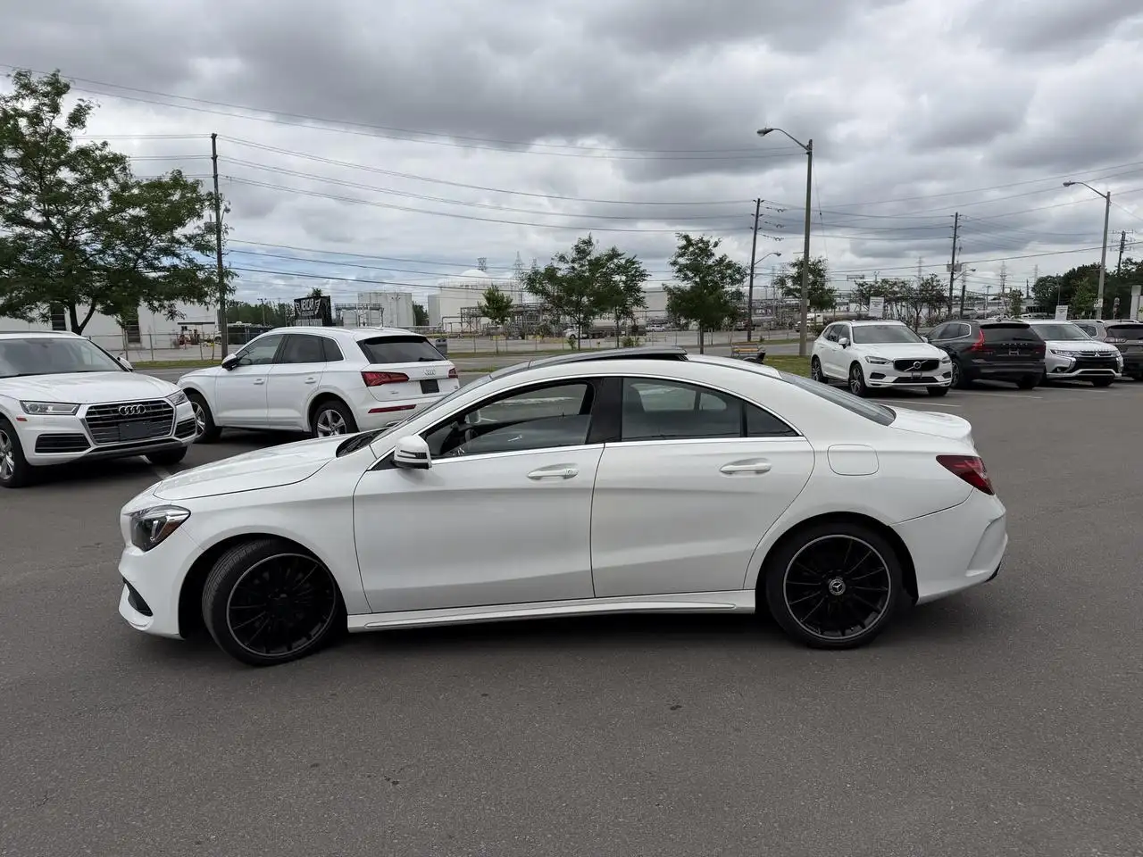 Mercedes-Benz CLA снимка Mercedes-Benz CLA