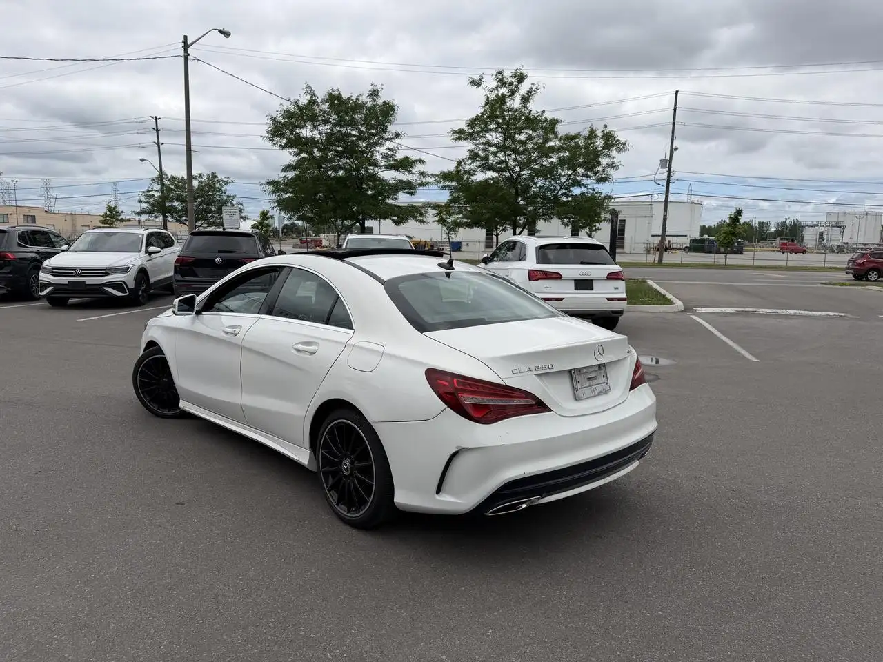 Mercedes-Benz CLA снимка Mercedes-Benz CLA