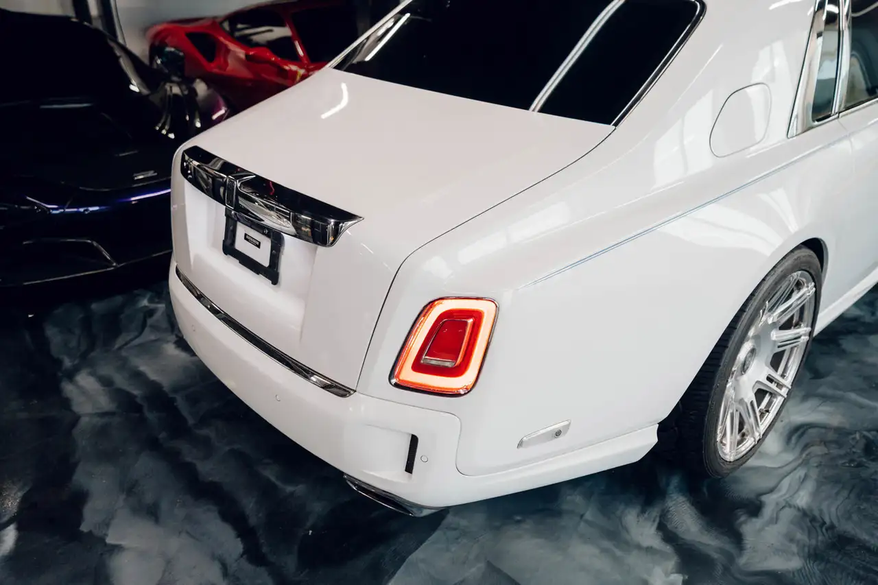 Rolls-Royce Phantom снимка Rolls-Royce Phantom