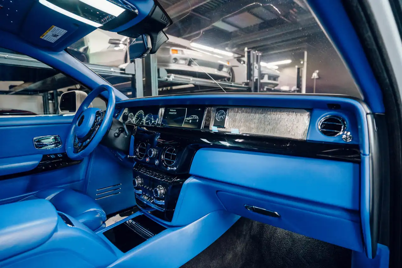 Rolls-Royce Phantom снимка Rolls-Royce Phantom