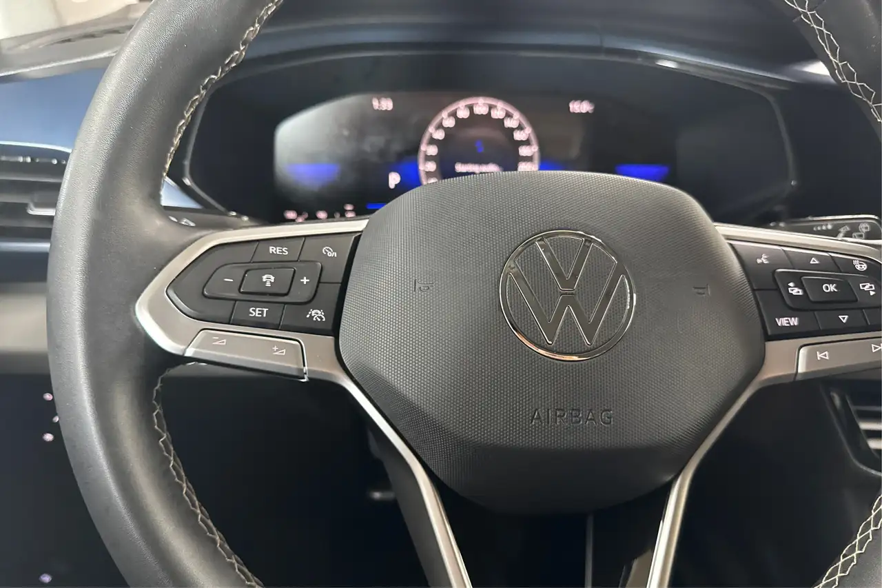 Volkswagen Taos photo Volkswagen Taos