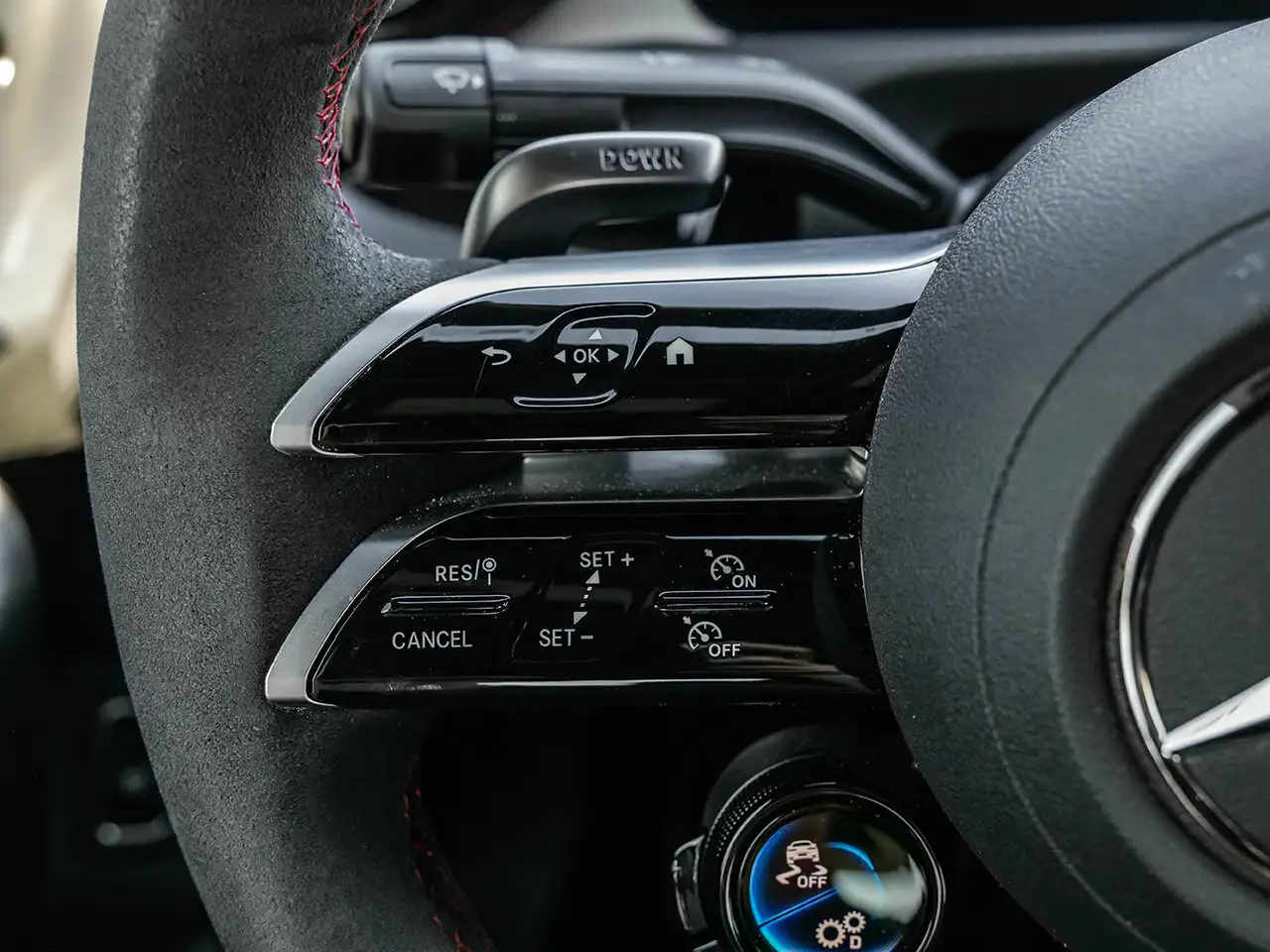 Mercedes-Benz CLA photo Mercedes-Benz CLA