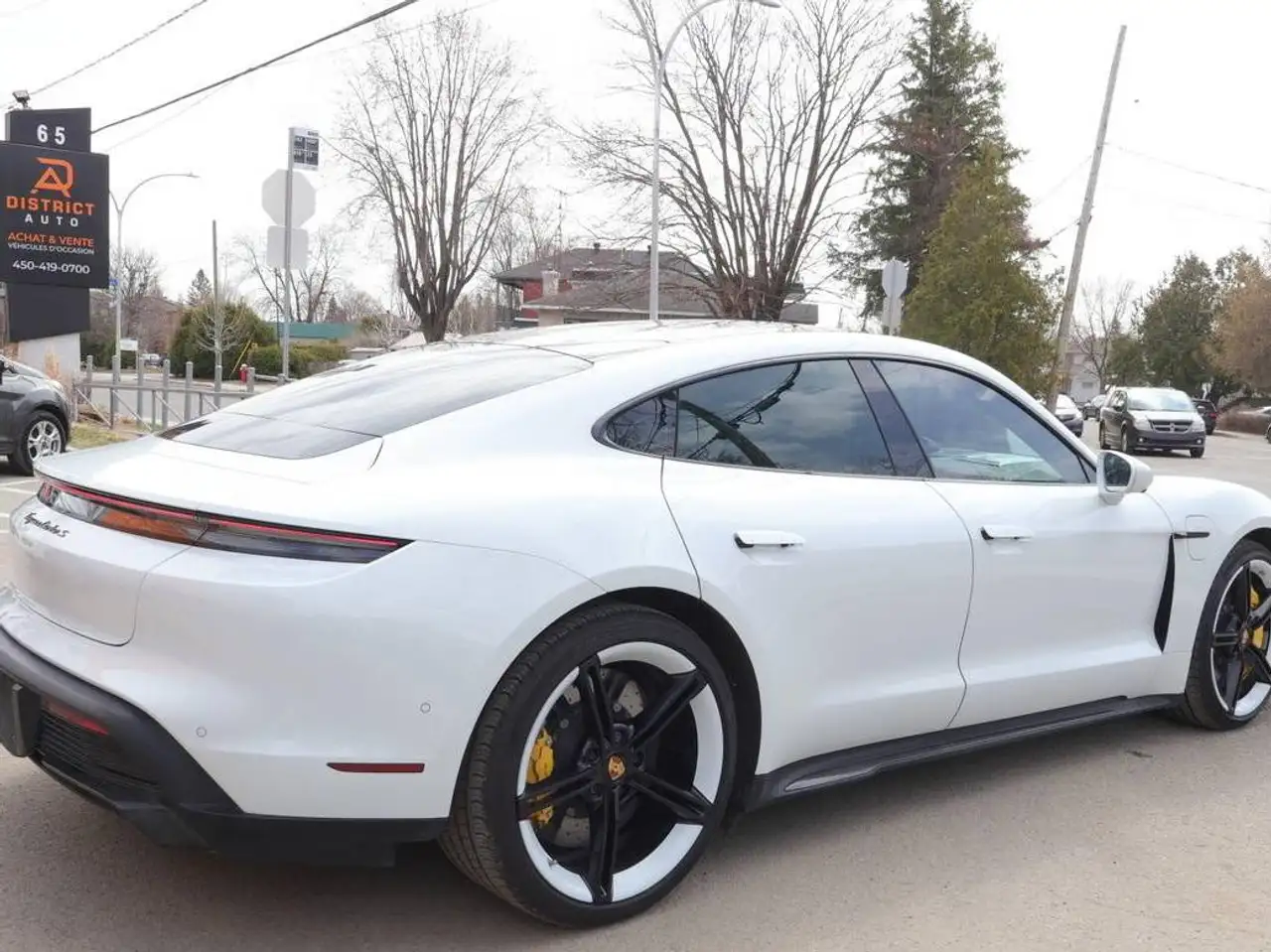 Porsche Taycan снимка Porsche Taycan