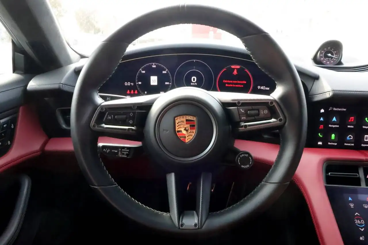 Porsche Taycan снимка Porsche Taycan