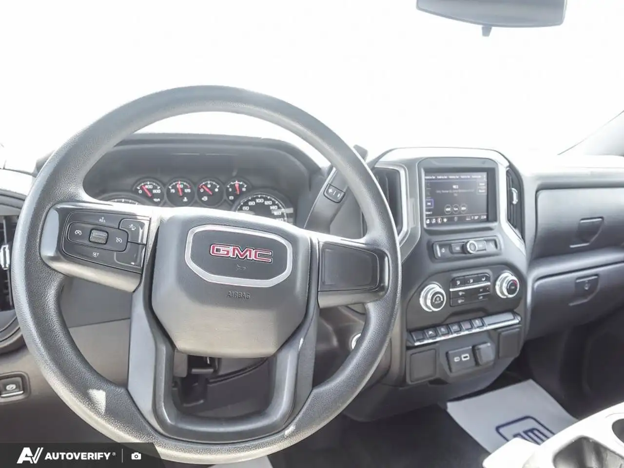 GMC Sierra 1500 снимка GMC Sierra 1500
