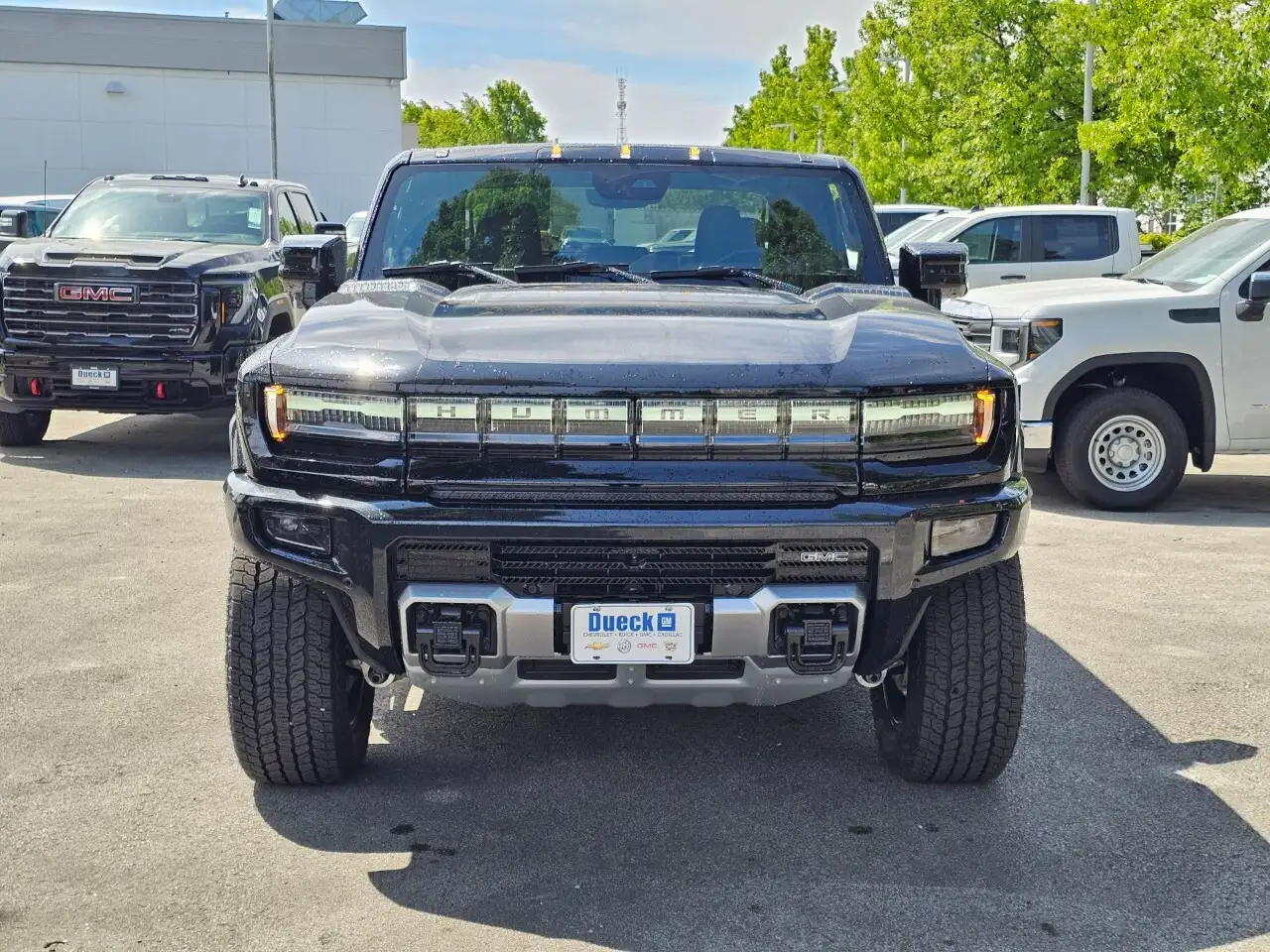 GMC HUMMER EV Pickup photo GMC HUMMER EV Pickup