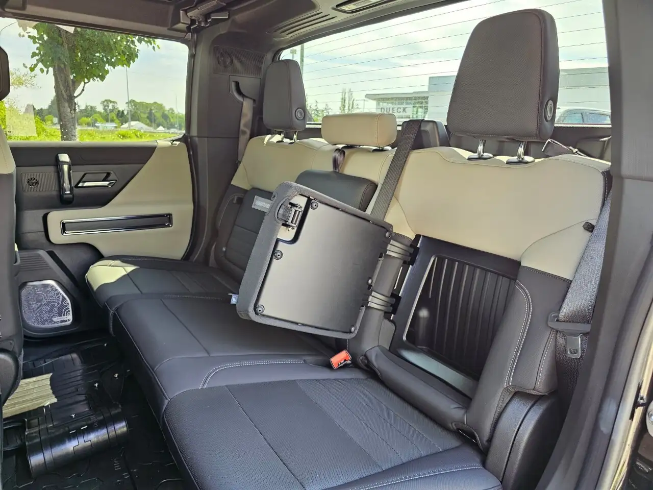 GMC HUMMER EV Pickup photo GMC HUMMER EV Pickup