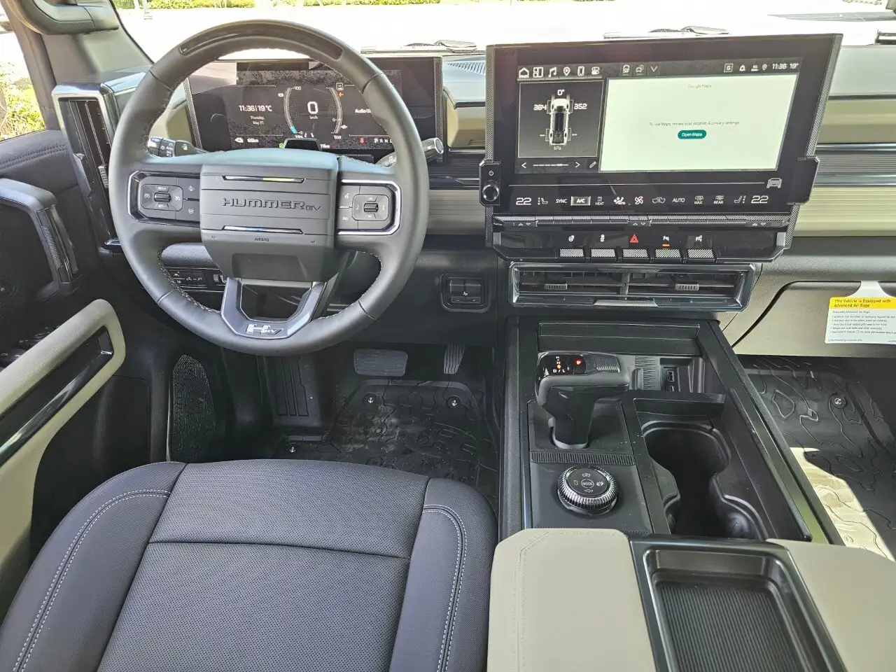 GMC HUMMER EV Pickup photo GMC HUMMER EV Pickup