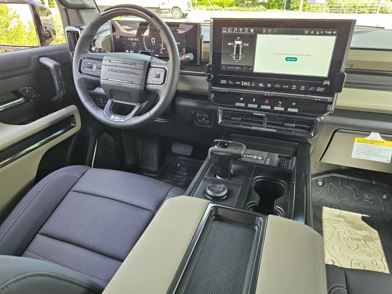 GMC HUMMER EV Pickup photo GMC HUMMER EV Pickup
