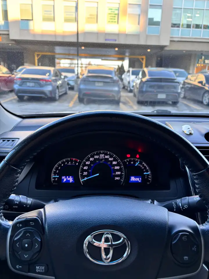 Toyota Camry снимка Toyota Camry