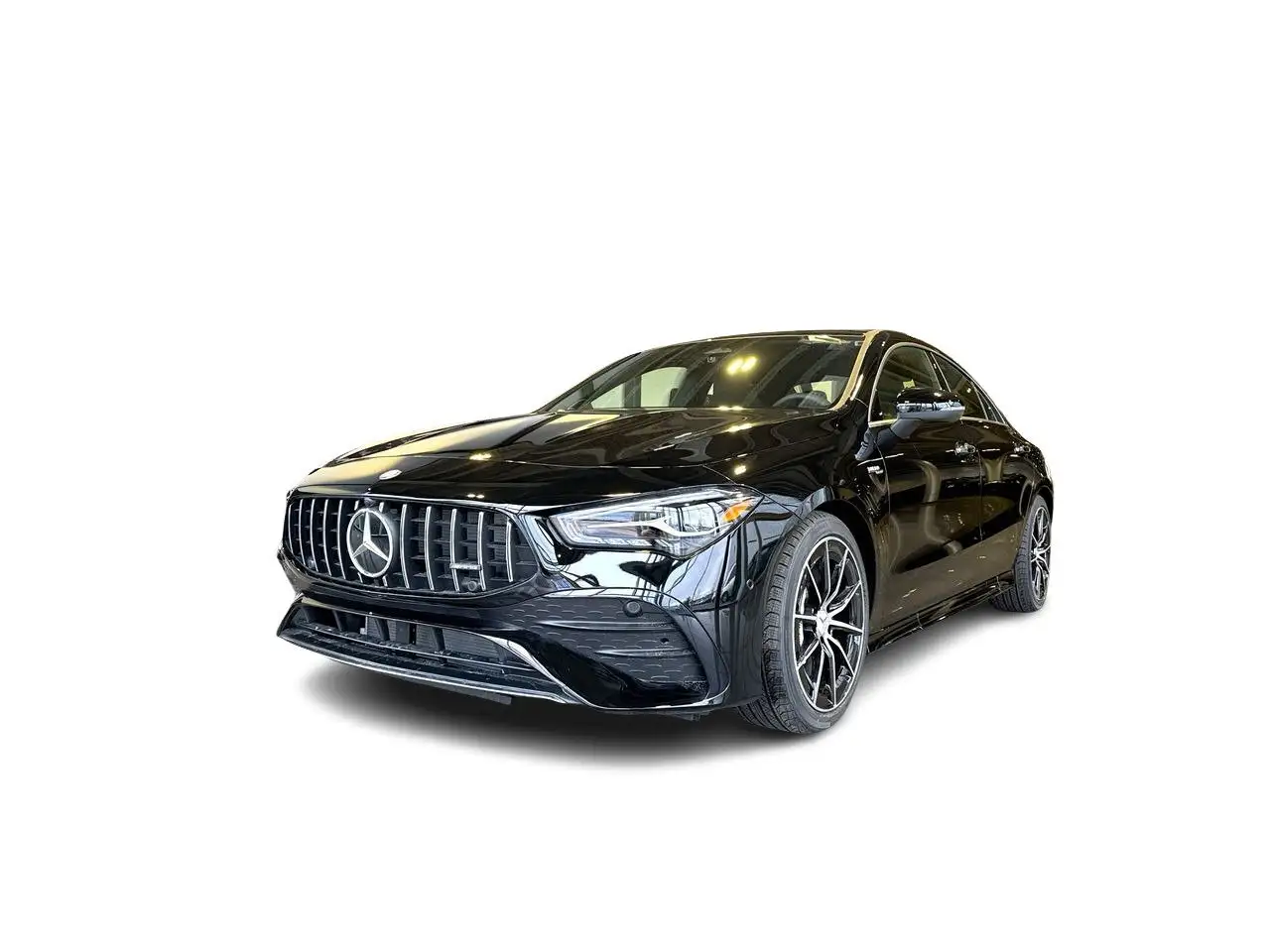 Mercedes-Benz CLA снимка Mercedes-Benz CLA