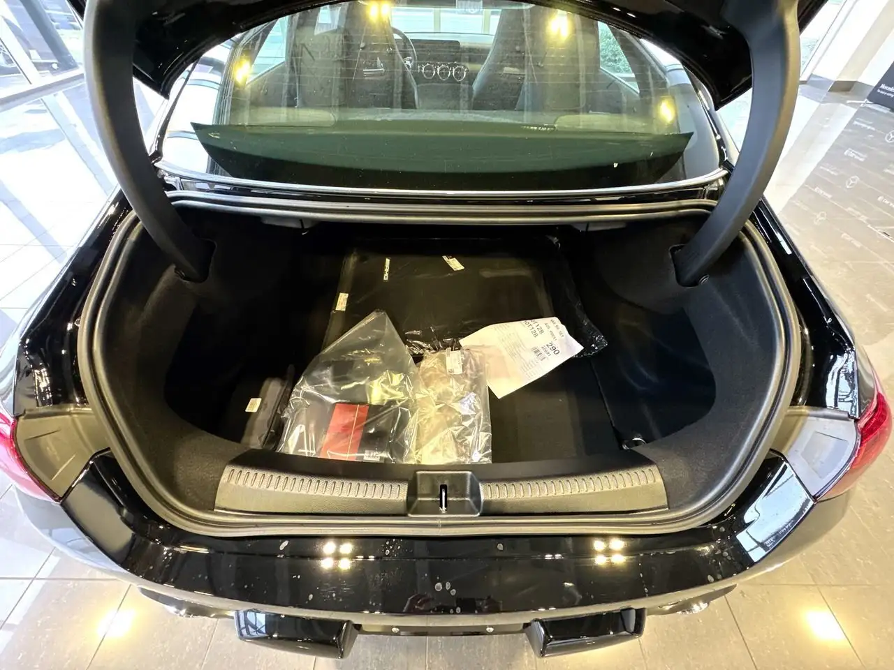 Mercedes-Benz CLA снимка Mercedes-Benz CLA