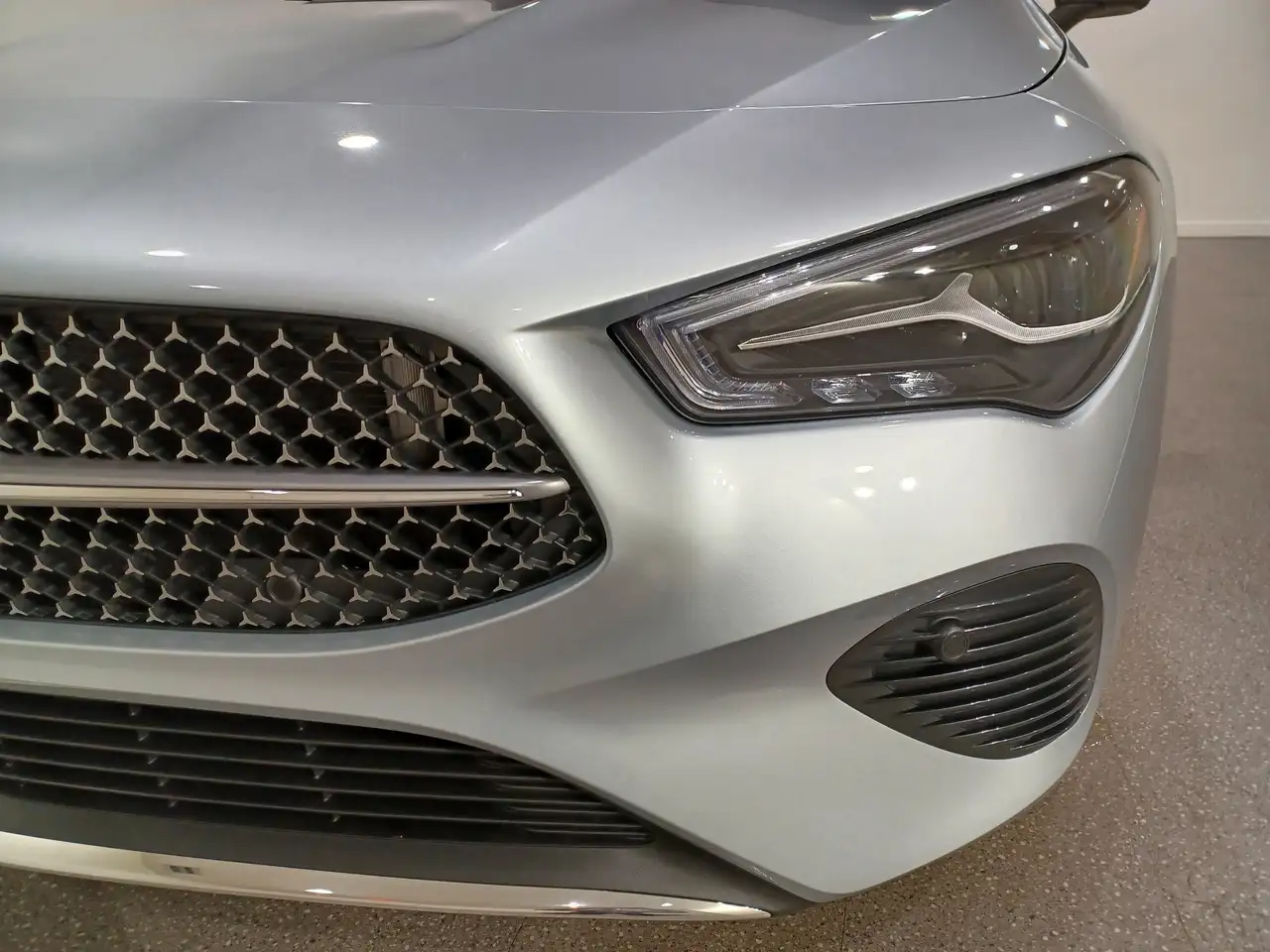Mercedes-Benz CLA photo Mercedes-Benz CLA