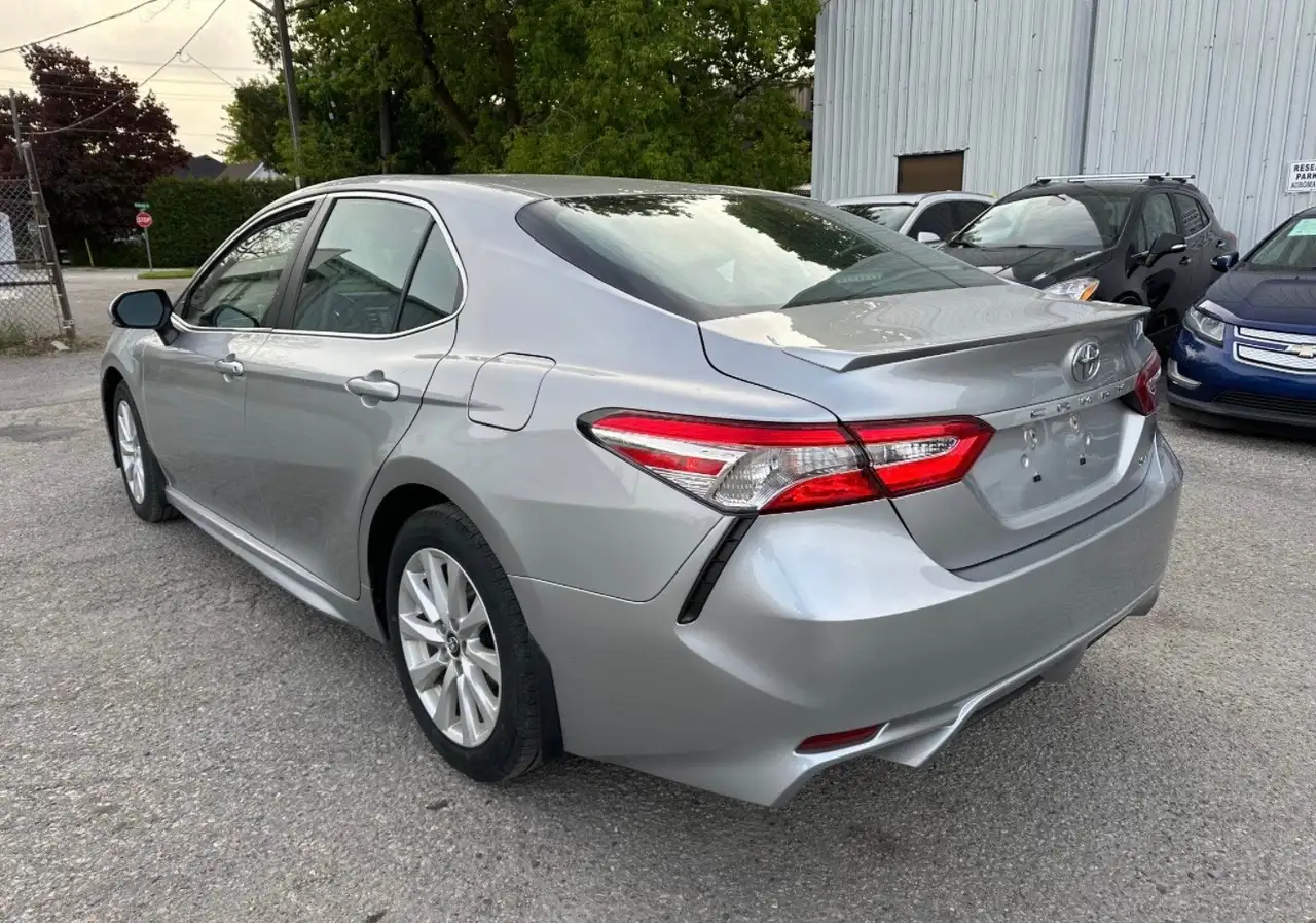 Toyota Camry снимка Toyota Camry