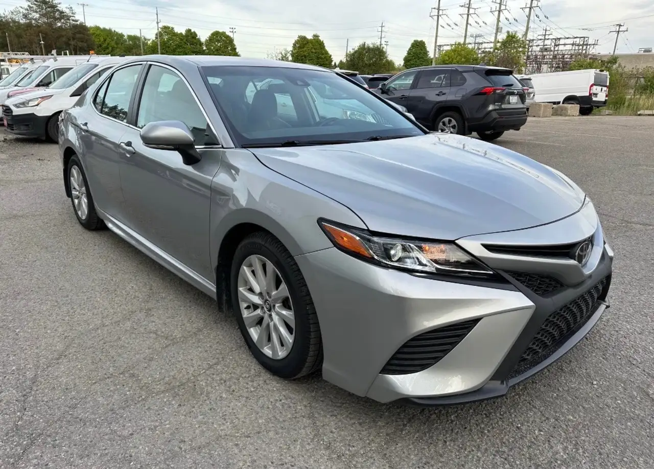 Toyota Camry снимка Toyota Camry