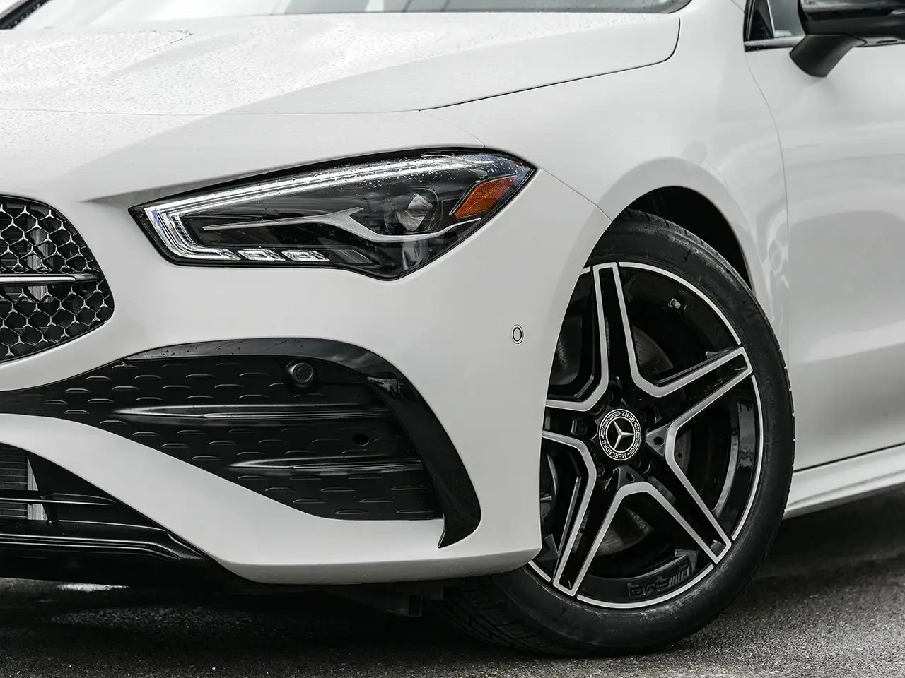 Mercedes-Benz CLA photo Mercedes-Benz CLA