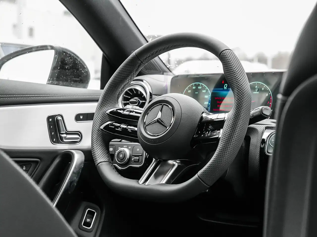 Mercedes-Benz CLA photo Mercedes-Benz CLA