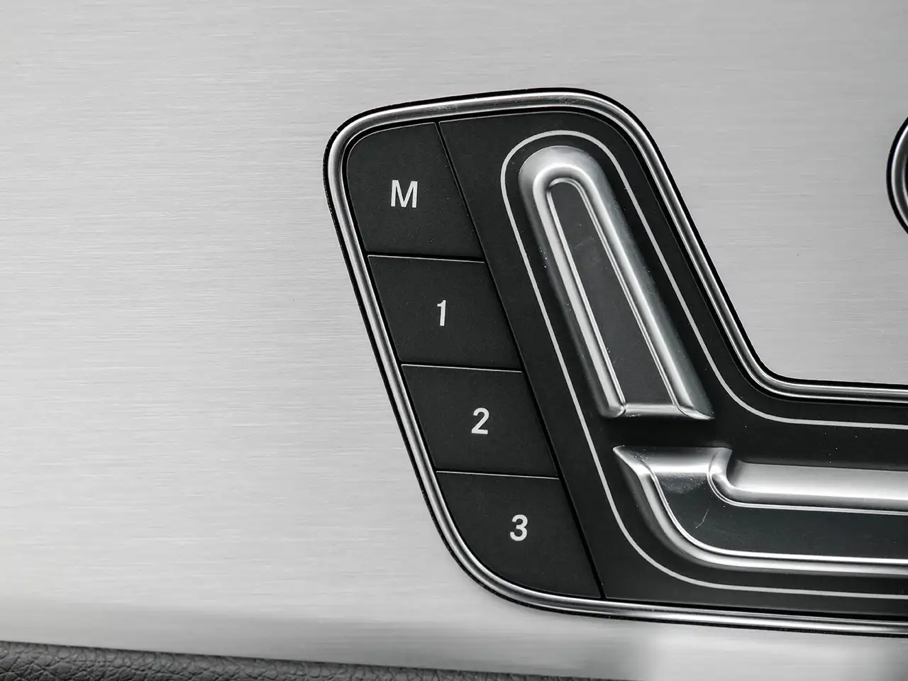 Mercedes-Benz CLA photo Mercedes-Benz CLA