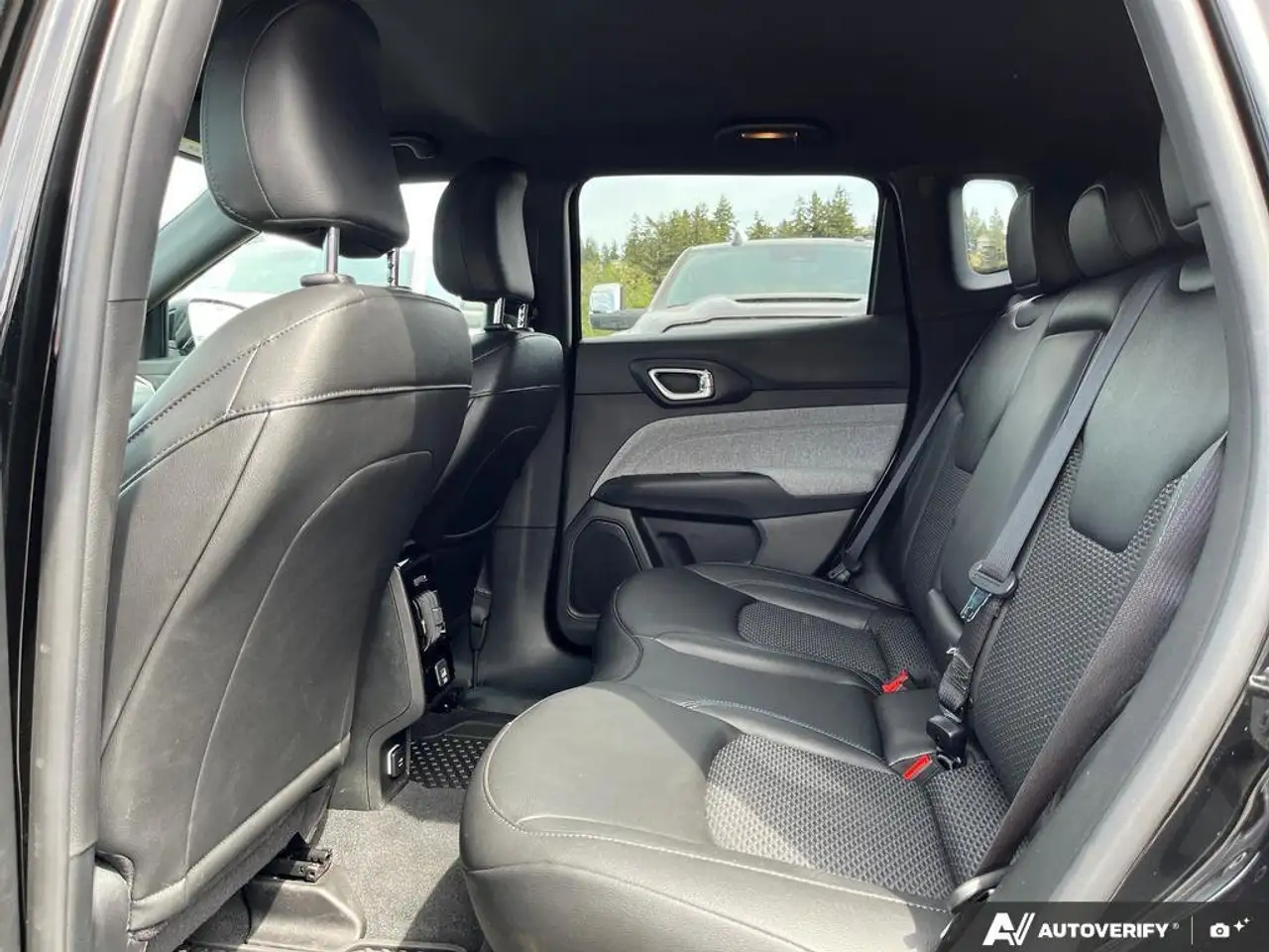 Jeep Compass снимка Jeep Compass