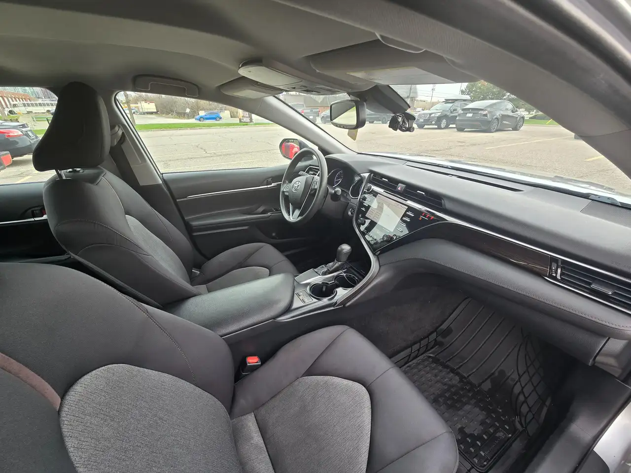 Toyota Camry снимка Toyota Camry