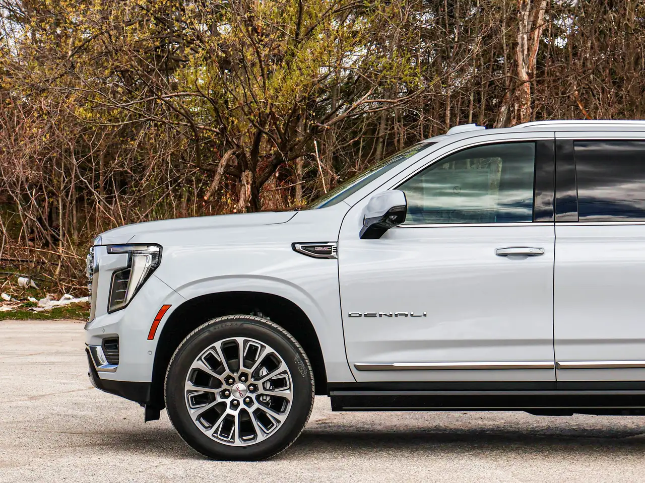 GMC Yukon photo GMC Yukon