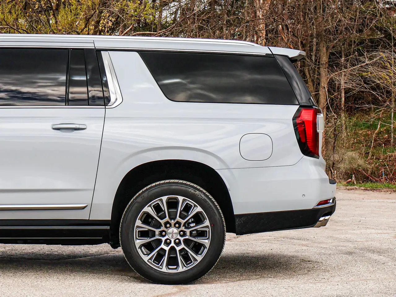 GMC Yukon photo GMC Yukon