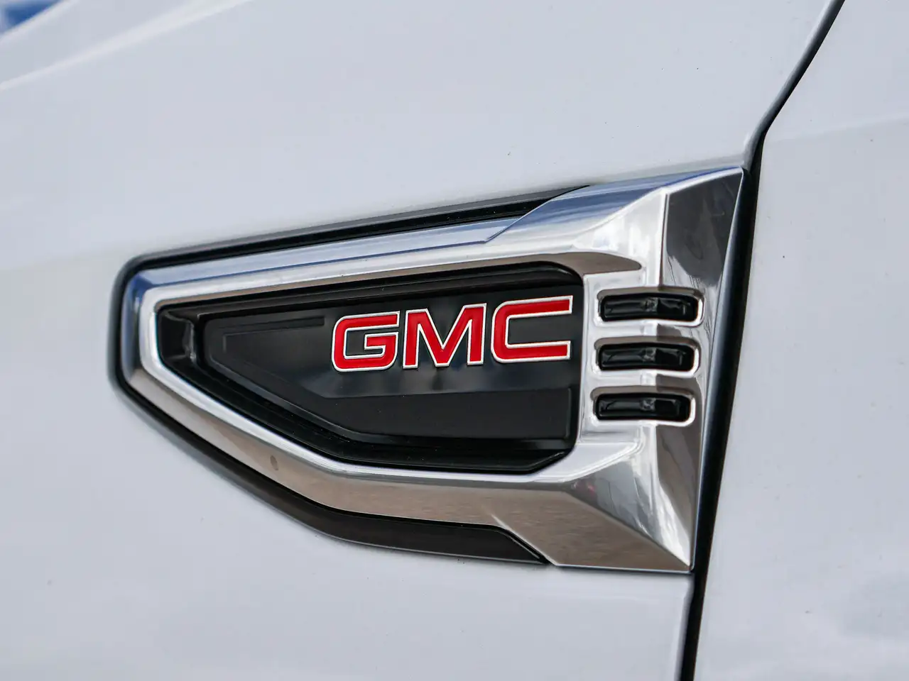 GMC Yukon photo GMC Yukon