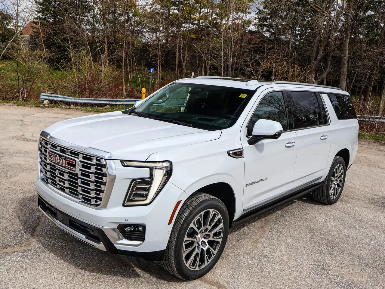 GMC Yukon photo GMC Yukon