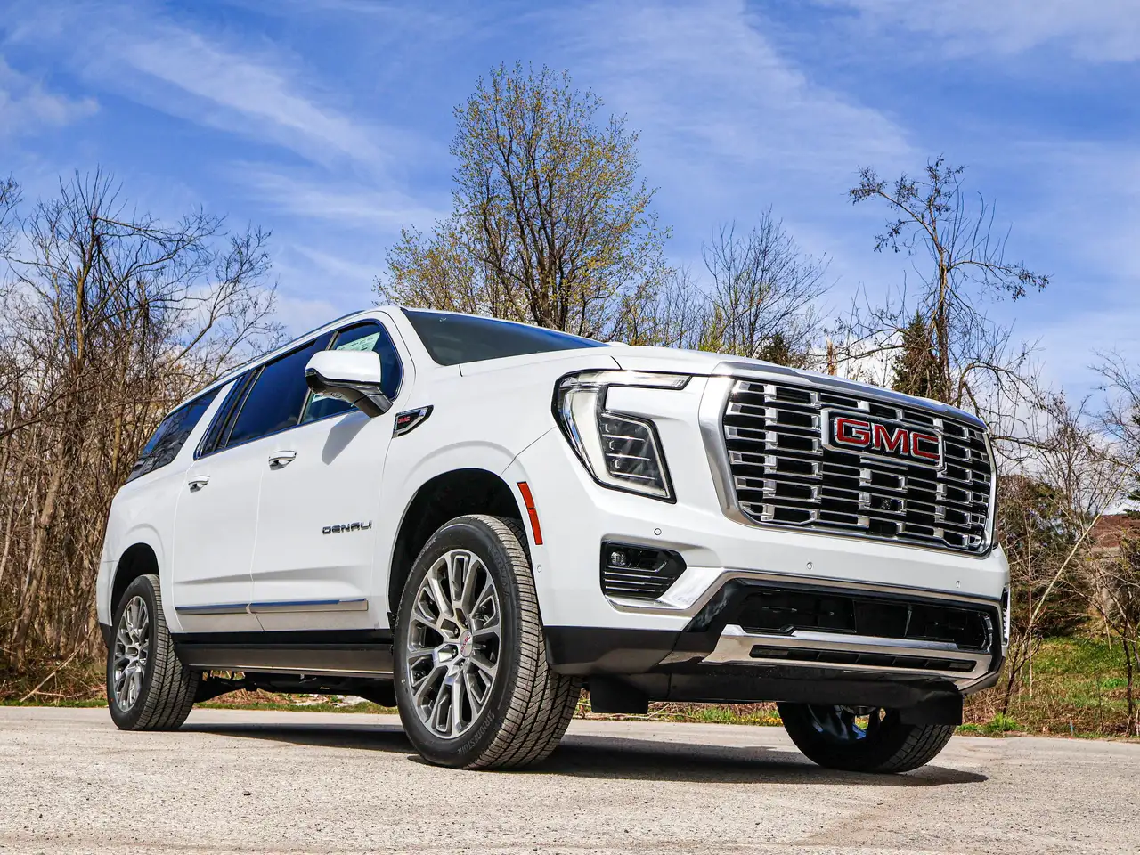 GMC Yukon photo GMC Yukon