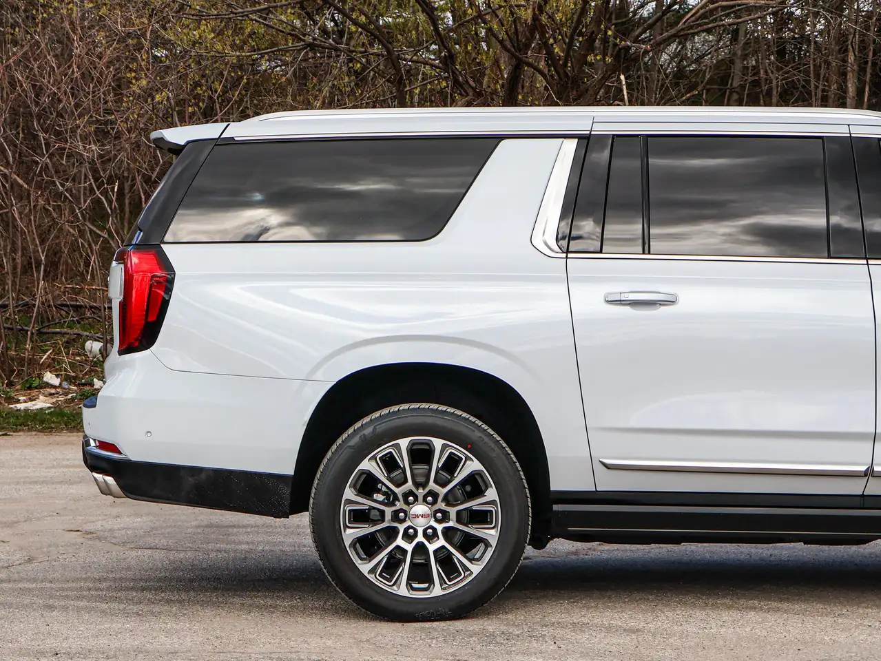 GMC Yukon photo GMC Yukon