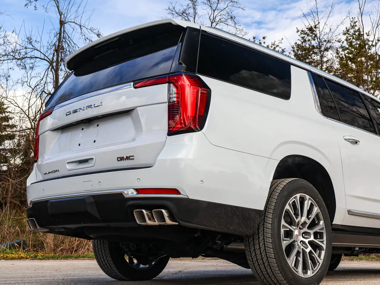 GMC Yukon photo GMC Yukon