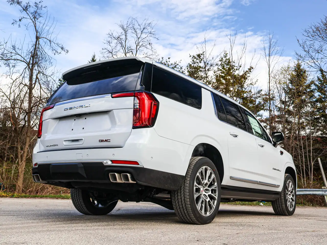GMC Yukon photo GMC Yukon