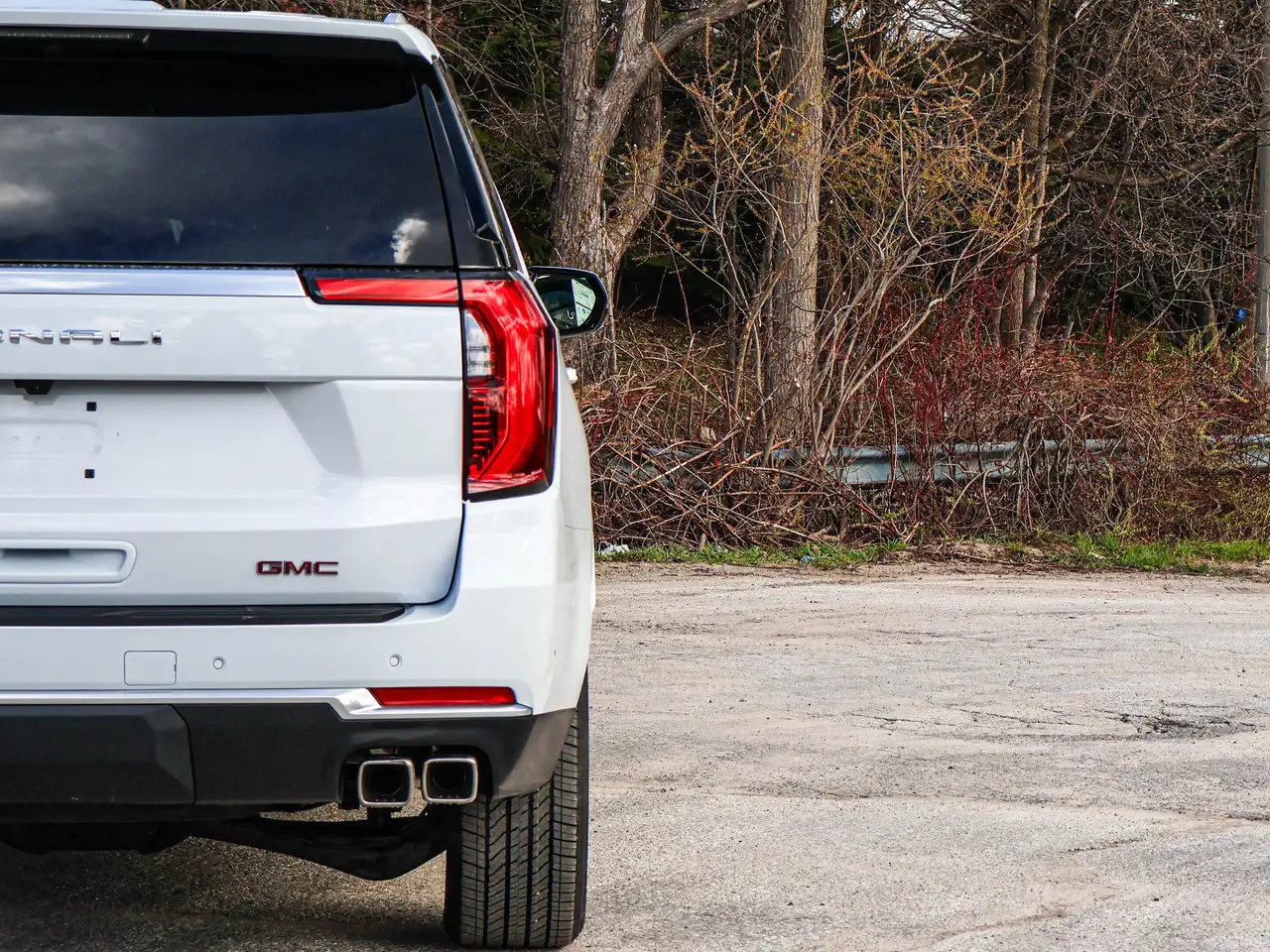 GMC Yukon photo GMC Yukon
