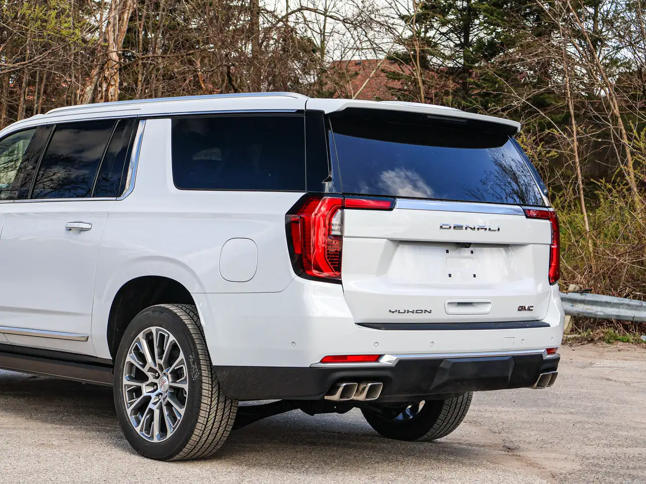 GMC Yukon photo GMC Yukon