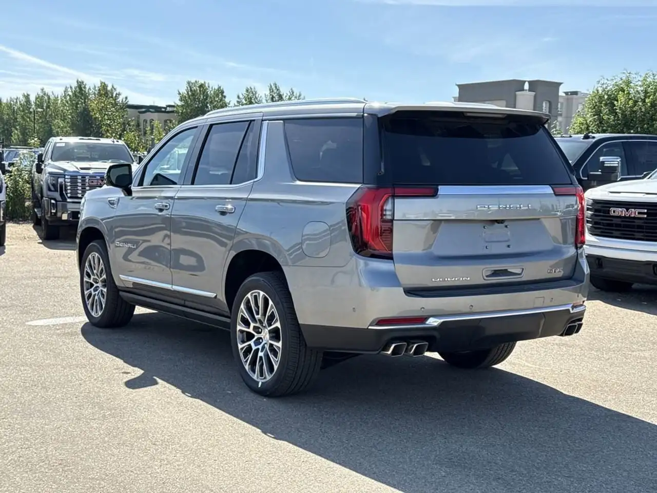GMC Yukon снимка GMC Yukon